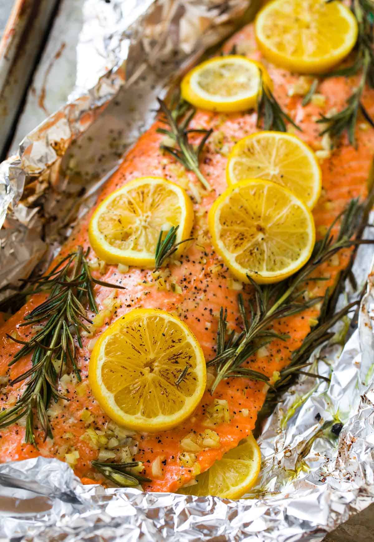 healthy baked salmon in foil with lemon