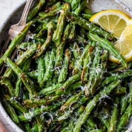 a bowl of the best easy air fryer green beans