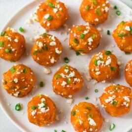 Slow Cooker Buffalo Chicken Meatballs. An easy, DELISH appetizer for football games and easy meals! Fun and healthy, these low slow cooker chicken meatballs are great for parties, family dinners, and the Super Bowl too.