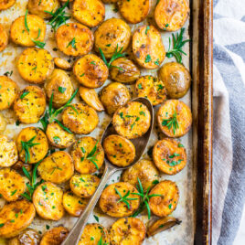 Easy roasted potatoes with herbs