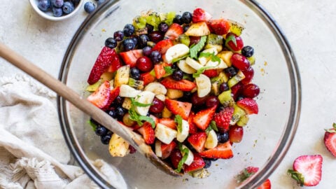 how to mix fruit salad in a bowl