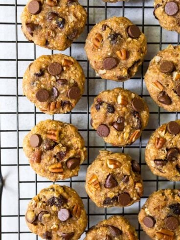 Clean eating Healthy Oatmeal Cookies with applesauce, honey, chocolate, and raisins. NO SUGAR, low calorie, and kid-friendly, these soft, chewy cookies are the perfect healthy dessert or even snack.