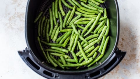 seasoned air fryer green beans in air fryer