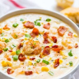 Shrimp Corn Chowder. EASY and CREAMY! Loaded with big chunks of potatoes and shrimp. Recipe at wellplated.com | @wellplated