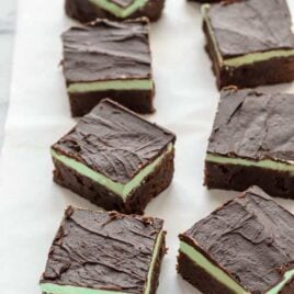 BEST Mint Brownies. Rich, fudgy and perfect. All chocolate mint lovers must bake this! #holiday #christmas